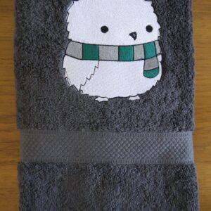 Serviettes de bain avec broderie - Chouette avec écharpe vert / gris